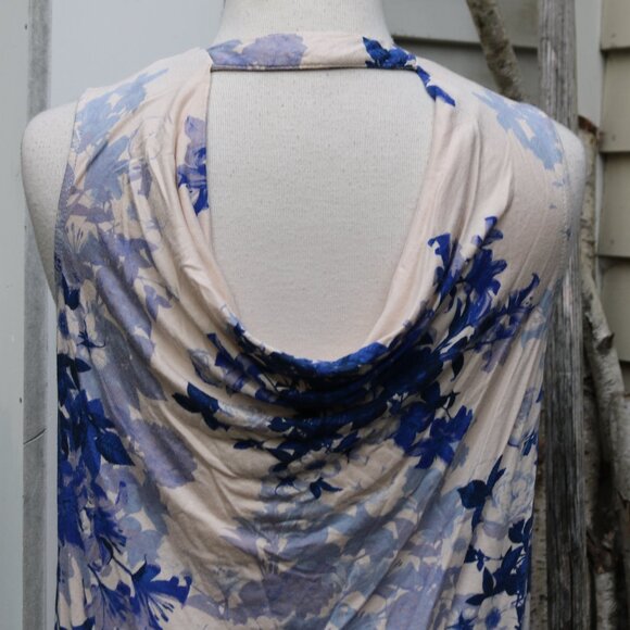 Rose & Olive Ivory Blue Floral V-Neck Drape Back Knit Sleeveless Top Sz SMALL - Picture 5 of 7